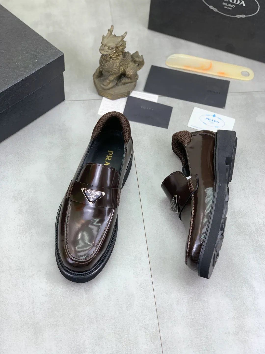 Men's shoes 💰P480 new style 💰 💎💎💎 water-dyed cow lining original order quality PRADA —🆘.Prada original purchase agent, high-end business leather shoes, fabric: imported from Italy cowhide material ➕ water-dyed cow lining/cowhide lining ➕ special original outsole, fine workmanship, real thing ^_^ Photographed 🎬size: 39-44